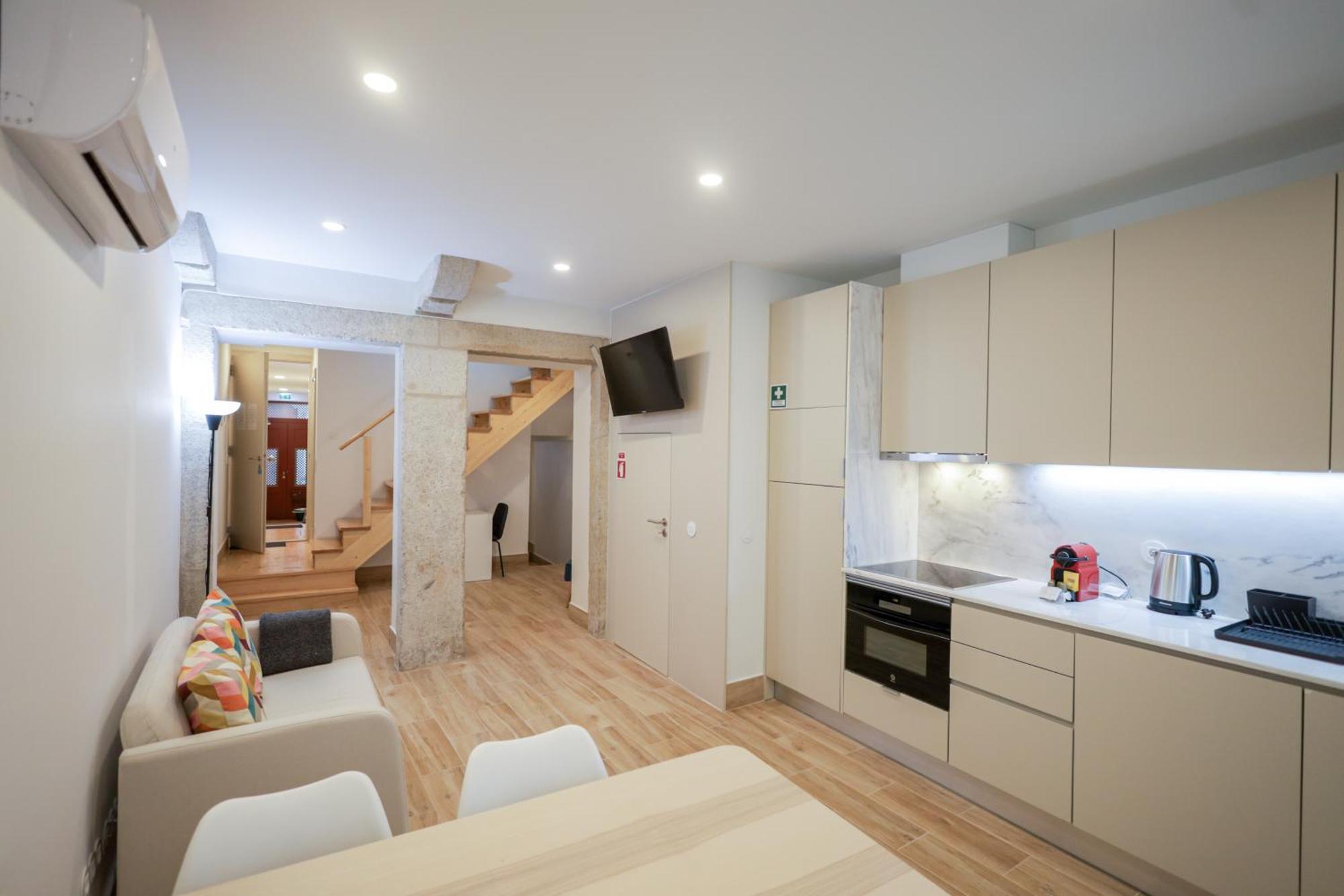 Martires Sweet Apts By Portocityhosts Buitenkant foto