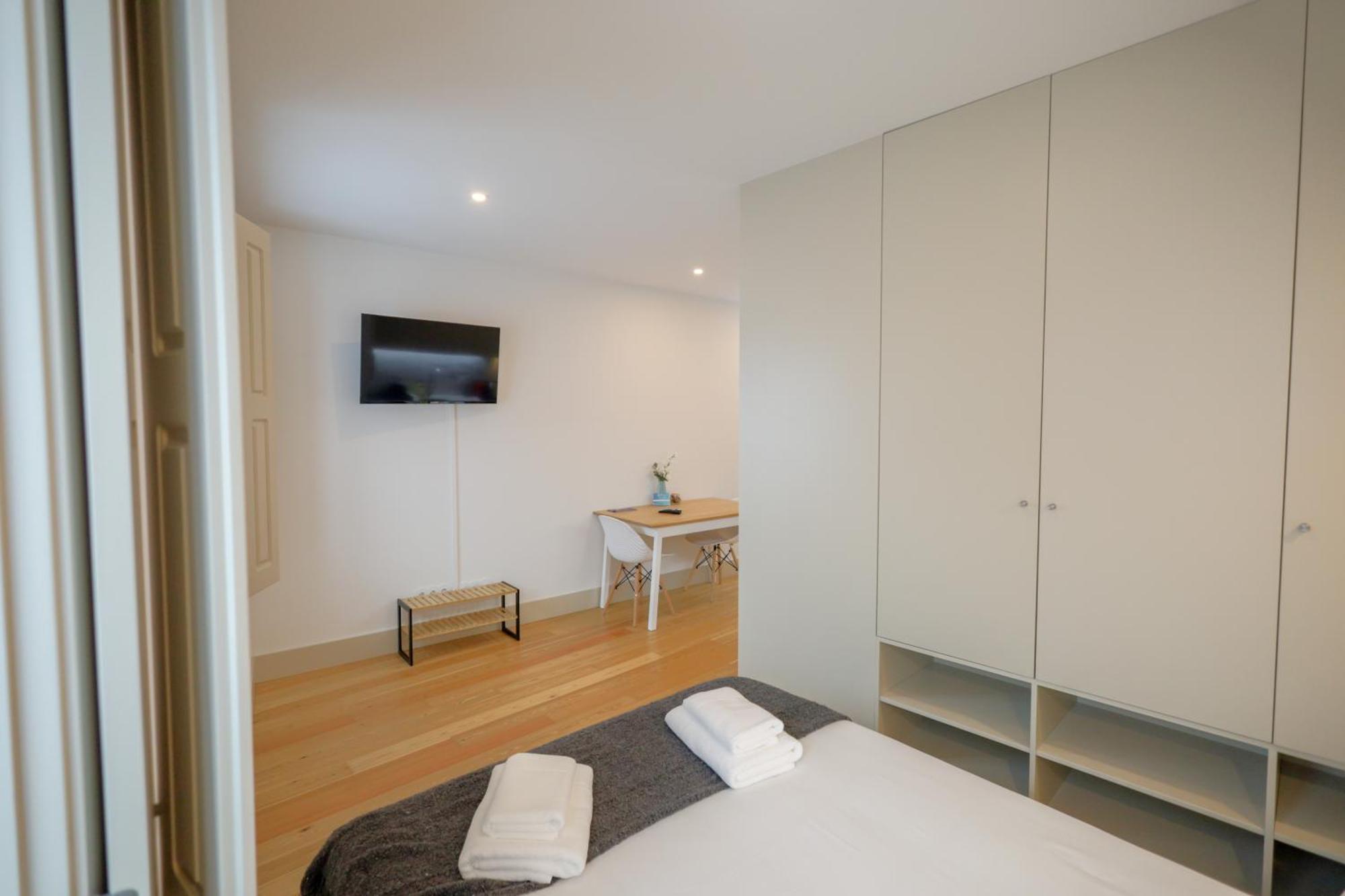 Martires Sweet Apts By Portocityhosts Buitenkant foto